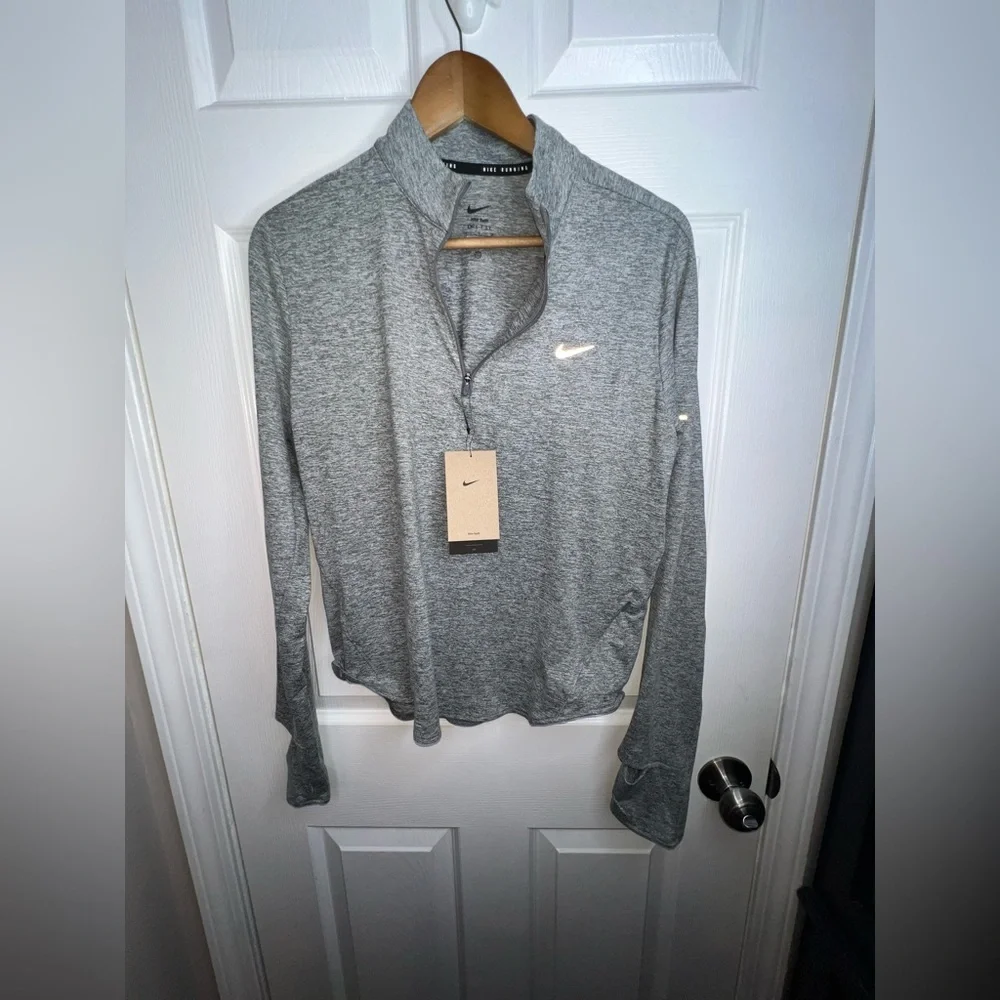 NWT Nike Women’s Large Swift Dri-FIT UV 1/4 Zip Running Top L Gray HQ0499-084